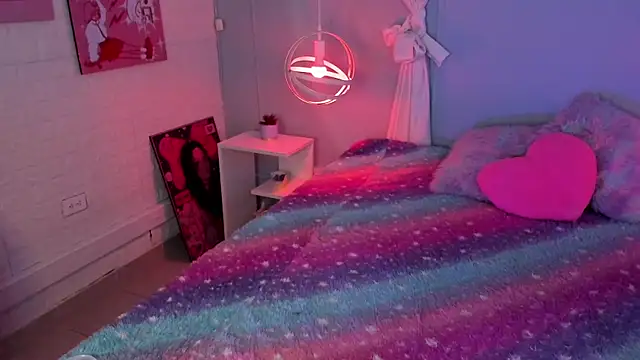 Hannahpage online show from November 5, 2025, 11:35 am