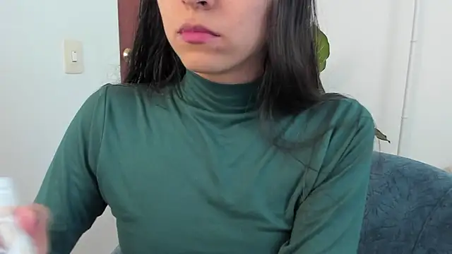 canelleGarces online show from April 15, 2026, 6:23 pm