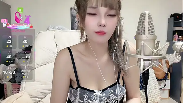 Snapshot of twlilybae chatting on June 3, 2026, 3:51 am twlilybae online show from June 3, 2026, 3:51 am