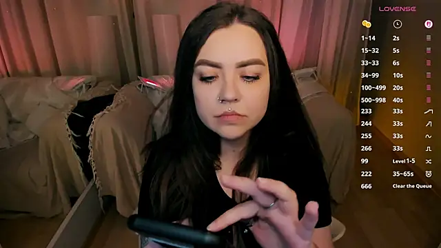 ashton heidii online show from February 4, 2026, 11:33 pm