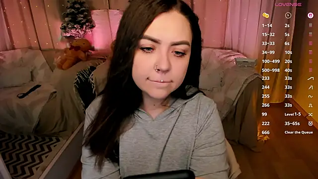 ashton heidii online show from December 17, 2025, 12:04 am