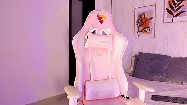 Ayleen Dunkan online show from September 18, 2025, 12:19 pm