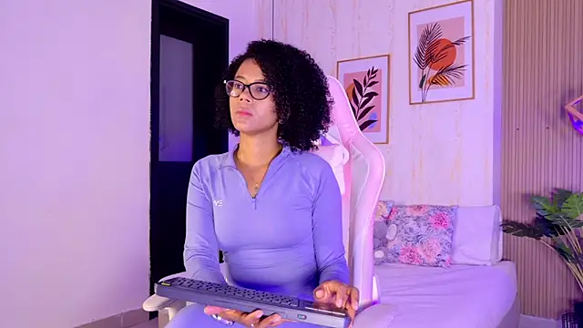 Ayleen Dunkan online show from March 3, 2026, 1:07 pm