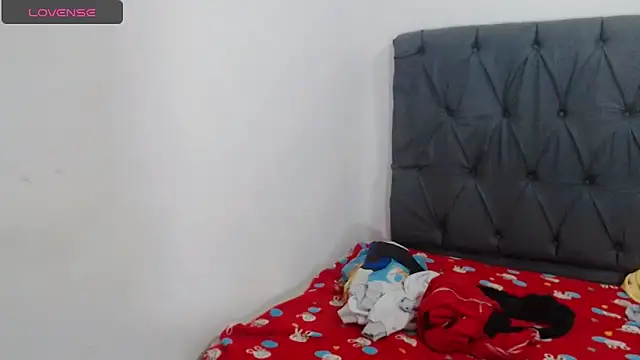 Snapshot of deborahotts chatting on November 7, 2025, 7:18 pm deborahotts online show from November 7, 2025, 7:18 pm