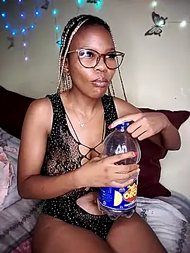 Snapshot of Seductive_Yellow_Titties chatting on February 12, 2026, 7:57 pm Seductive Yellow Titties online show from February 12, 2026, 7:57 pm