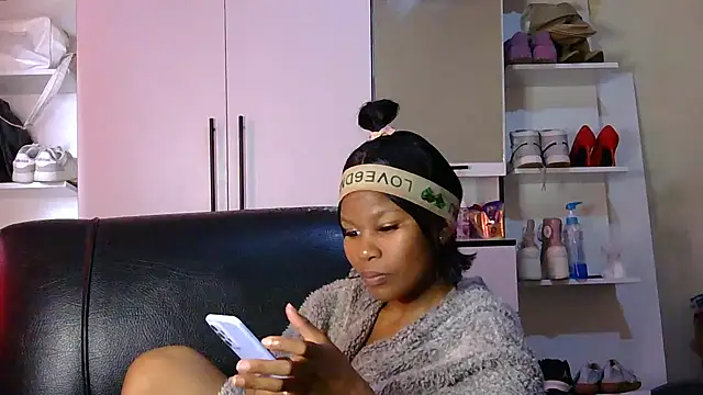 Snapshot of Seductive_Yellow_Titties chatting on September 20, 2025, 10:42 am Seductive Yellow Titties online show from September 20, 2025, 10:42 am