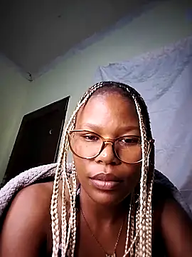 Snapshot of Seductive_Yellow_Titties chatting on February 9, 2026, 8:07 pm Seductive Yellow Titties online show from February 9, 2026, 8:07 pm