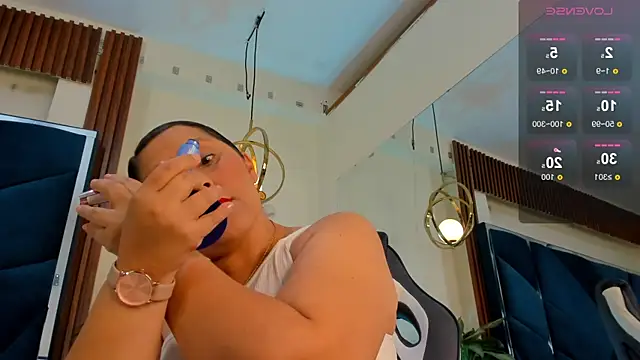 Snapshot of KikaDuque chatting on November 29, 2025, 7:14 pm KikaDuque online show from November 29, 2025, 7:14 pm