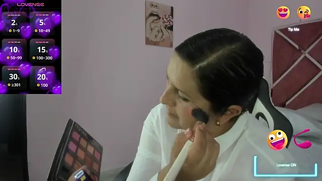 Snapshot of KikaDuque chatting on November 30, 2025, 7:14 pm KikaDuque online show from November 30, 2025, 7:14 pm