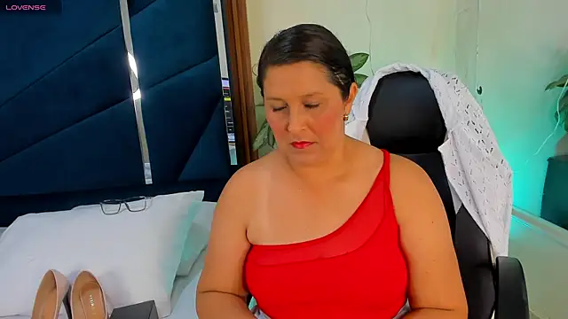 Snapshot of KikaDuque chatting on November 23, 2025, 7:13 pm KikaDuque online show from November 23, 2025, 7:13 pm