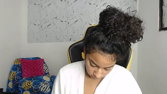Snapshot of alicie_shy1 chatting on September 18, 2025, 7:00 am alicie shy1 online show from September 18, 2025, 7:00 am