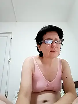 Snapshot of Vera_Elle chatting on November 30, 2025, 5:47 pm Vera Elle online show from November 30, 2025, 5:47 pm