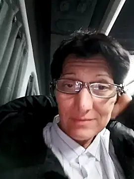 Snapshot of Vera_Elle chatting on October 12, 2025, 4:25 am Vera Elle online show from October 12, 2025, 4:25 am