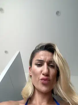 CamyBlossom online show from October 5, 2025, 4:09 pm