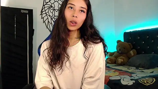 Snapshot of Sweet-Cris chatting on November 6, 2025, 5:28 pm Sweet-Cris online show from November 6, 2025, 5:28 pm