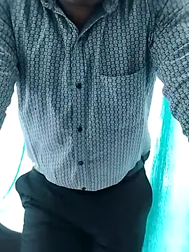 hunk28 6 online show from November 12, 2025, 5:44 am