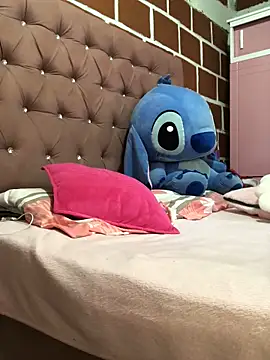 Rachellcooperrr online show from March 22, 2026, 5:47 pm