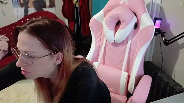 Snapshot of rubystrip chatting on December 19, 2025, 9:17 pm rubystrip online show from December 19, 2025, 9:17 pm