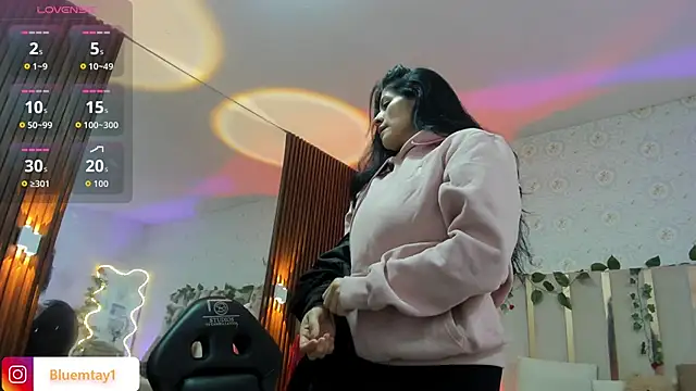 Snapshot of BLUE_TAY1 chatting on February 5, 2026, 12:12 pm BLUE TAY1 online show from February 5, 2026, 12:12 pm