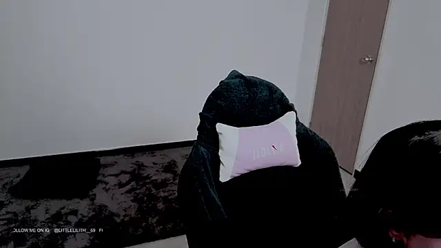 Snapshot of LilithCary chatting on November 26, 2025, 10:54 pm LilithCary online show from November 26, 2025, 10:54 pm