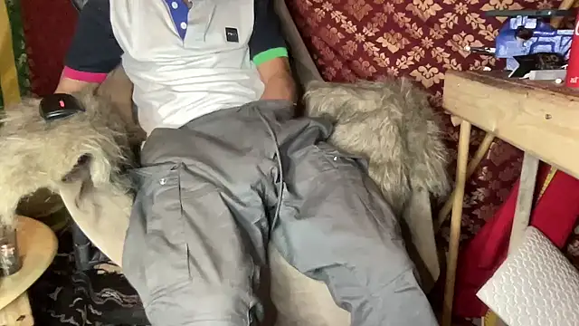 JUSTFORRICH online show from December 14, 2025, 7:30 pm