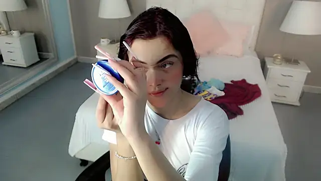 nathalialoes1 online show from November 16, 2025, 7:40 pm