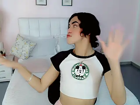 nathalialoes1 online show from October 29, 2025, 7:24 pm