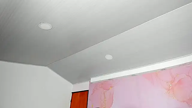 milk candy18 online show from November 4, 2025, 10:41 am