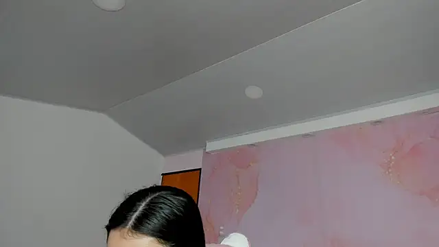 Snapshot of milk_candy18 chatting on September 28, 2025, 12:23 pm milk candy18 online show from September 28, 2025, 12:23 pm