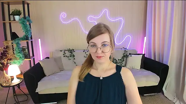 Snapshot of YourUniverser chatting on November 10, 2025, 9:25 am YourUniverser online show from November 10, 2025, 9:25 am