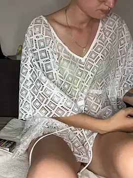 Snapshot of Lesamantssexy chatting on June 24, 2026, 12:37 pm Lesamantssexy online show from June 24, 2026, 12:37 pm