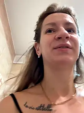 EvvaMur online show from October 22, 2025, 12:32 am