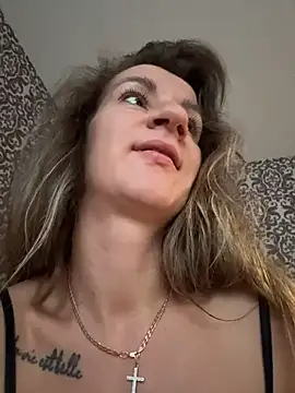 EvvaMur online show from February 19, 2026, 1:57 am