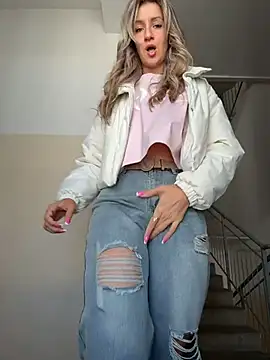 EvvaMur online show from May 16, 2026, 1:26 am