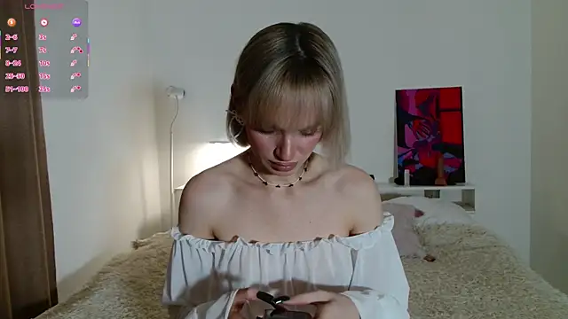 Ice Strawberry online show from February 7, 2026, 3:25 am