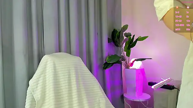 Snapshot of Ice_Strawberry chatting on June 5, 2026, 3:11 am Ice Strawberry online show from June 5, 2026, 3:11 am