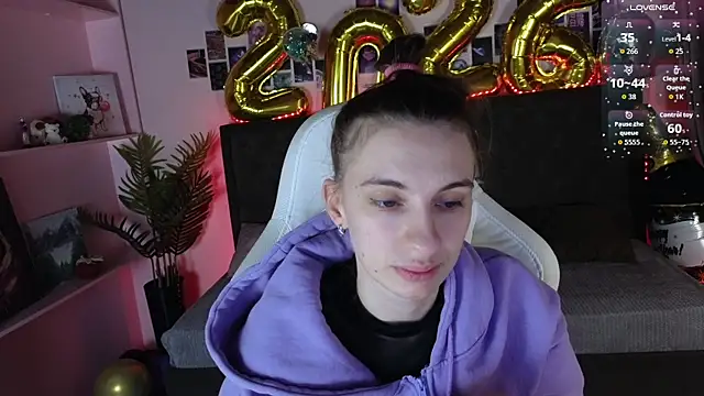 Snapshot of kaleriyaa_ chatting on December 21, 2025, 1:30 am kaleriyaa online show from December 21, 2025, 1:30 am