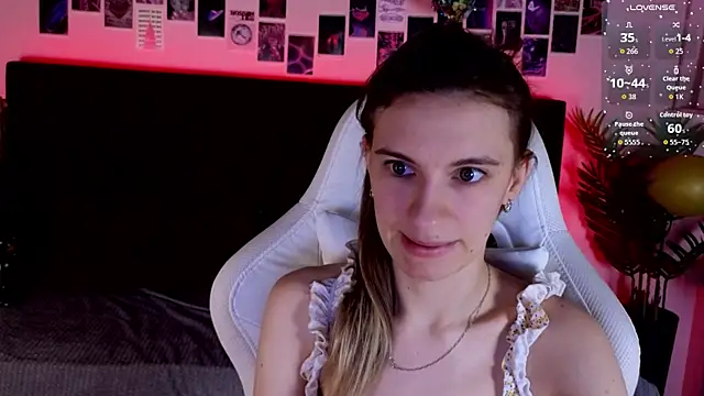 Snapshot of kaleriyaa_ chatting on January 8, 2026, 1:44 am kaleriyaa online show from January 8, 2026, 1:44 am