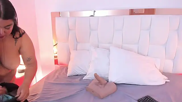 Snapshot of Sexxchubby chatting on December 2, 2025, 10:44 pm Sexxchubby online show from December 2, 2025, 10:44 pm