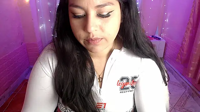 Snapshot of Aitana_200 chatting on September 22, 2025, 2:12 pm Aitana 200 online show from September 22, 2025, 2:12 pm