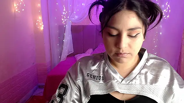 Snapshot of Aitana_200 chatting on September 17, 2025, 1:46 pm Aitana 200 online show from September 17, 2025, 1:46 pm