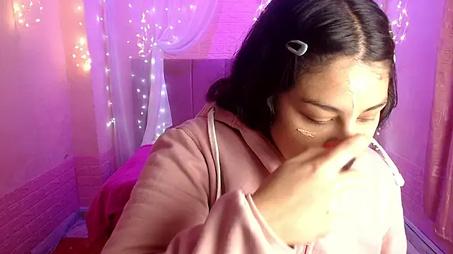 Snapshot of Aitana_200 chatting on September 15, 2025, 1:11 pm Aitana 200 online show from September 15, 2025, 1:11 pm