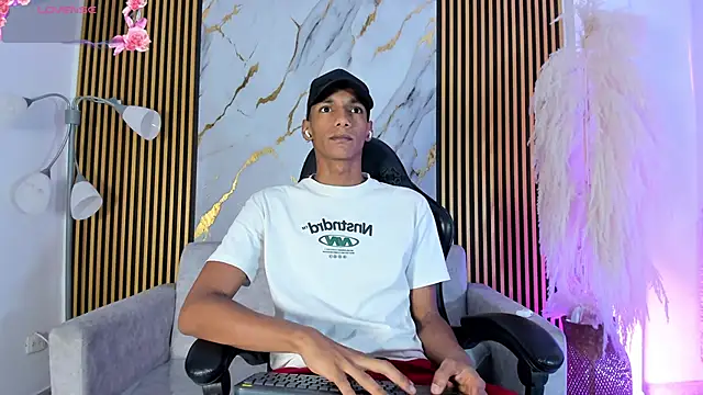 JulienSaint online show from December 2, 2025, 11:56 am