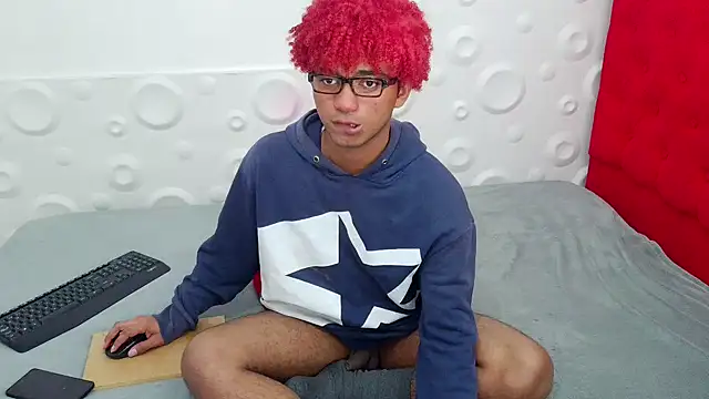 felipecams123 online show from November 28, 2025, 8:20 pm