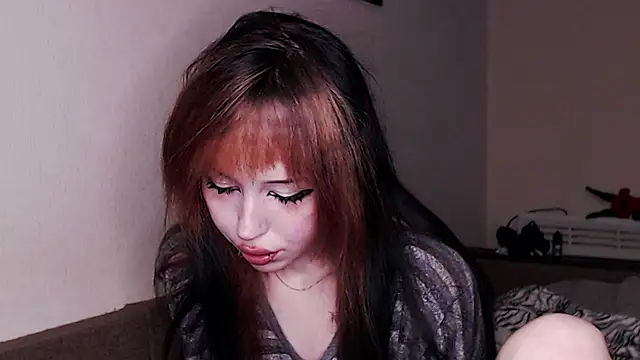 Snapshot of _LUCY_LAVE chatting on September 24, 2025, 10:27 pm  LUCY LAVE online show from September 24, 2025, 10:27 pm