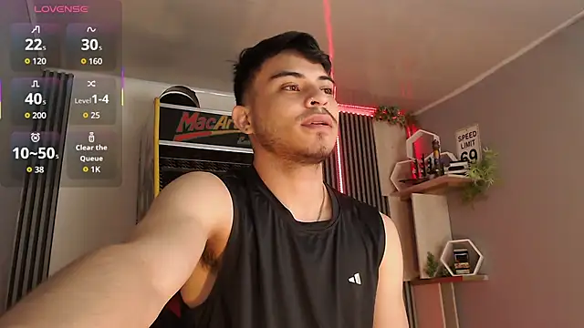 Snapshot of Bastian_MCcormick chatting on October 11, 2025, 12:28 pm Bastian MCcormick online show from October 11, 2025, 12:28 pm