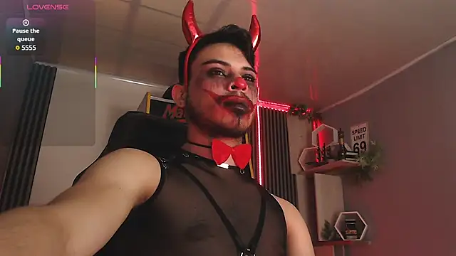 Snapshot of Bastian_MCcormick chatting on October 31, 2025, 12:57 pm Bastian MCcormick online show from October 31, 2025, 12:57 pm