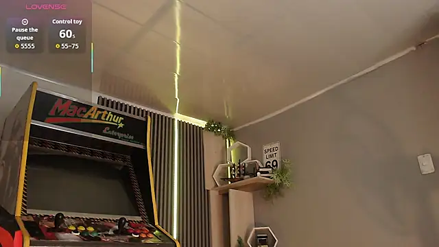 Snapshot of Bastian_MCcormick chatting on September 18, 2025, 3:26 pm Bastian MCcormick online show from September 18, 2025, 3:26 pm