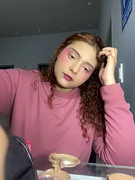 SamanthaaReed online show from November 18, 2025, 4:16 am