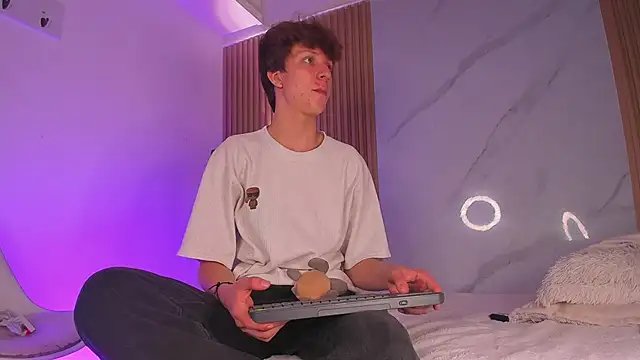 IM DAREN online show from November 10, 2025, 3:22 am